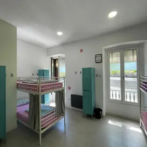 Hostel Downtown River, San Sebastian